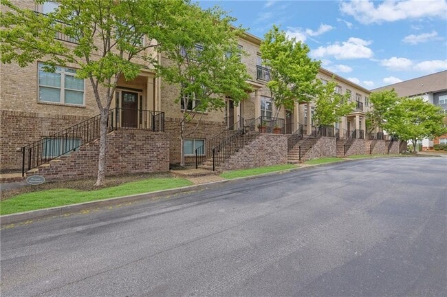 Photo - 745 Fountainhead Ln NE