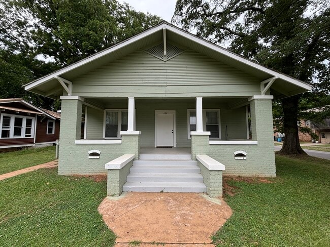 Photo - 402 W Mobile St House