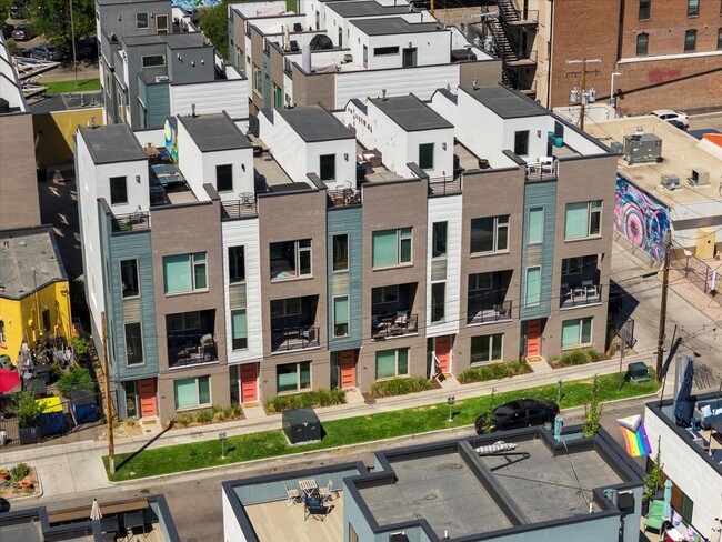 73 W 10th Avenue - 73 W 10th Ave Townhome