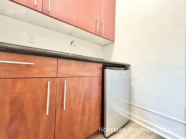 Photo - 5600 Fernwood Ave. Hollywood, CA 90028 Unit 111