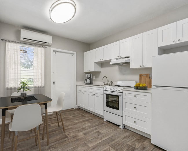 Photo - Seascape Apartments