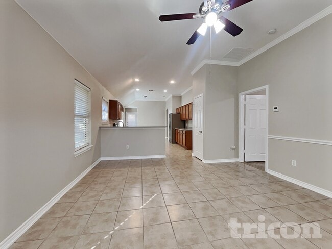 Photo - 733 Stribling Cir