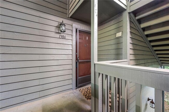 Photo - 1306 McClelen Way