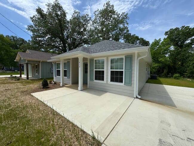 Photo - Brand New 3/2 House in Rome- $1,695