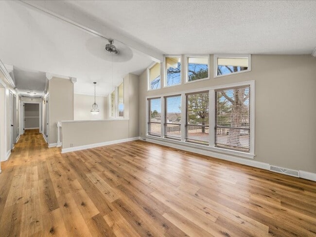 Photo - 650 Mize Cir