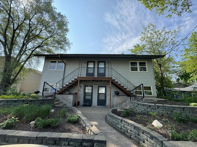 Building Photo - 161 1st Ave N Rental