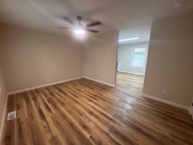 Photo - S0275-MF2 Unit B