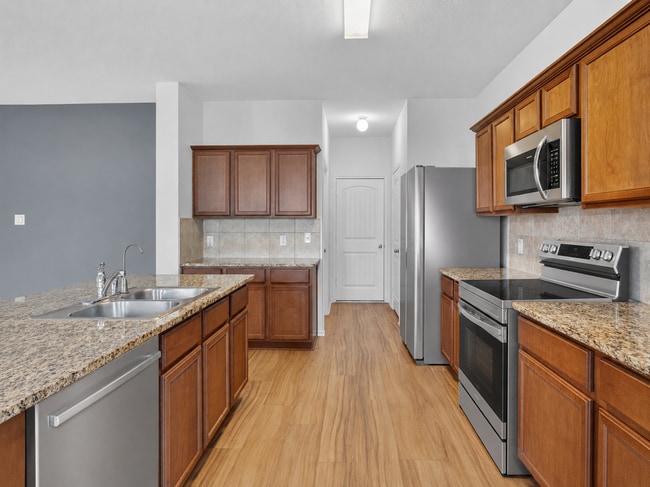 Photo - 1702 Wild Rye Cir