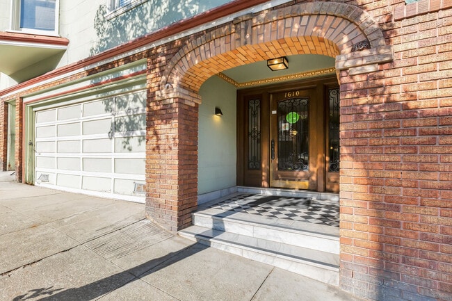 1610 Golden Gate