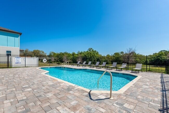 Whitney Place Swimming Pool