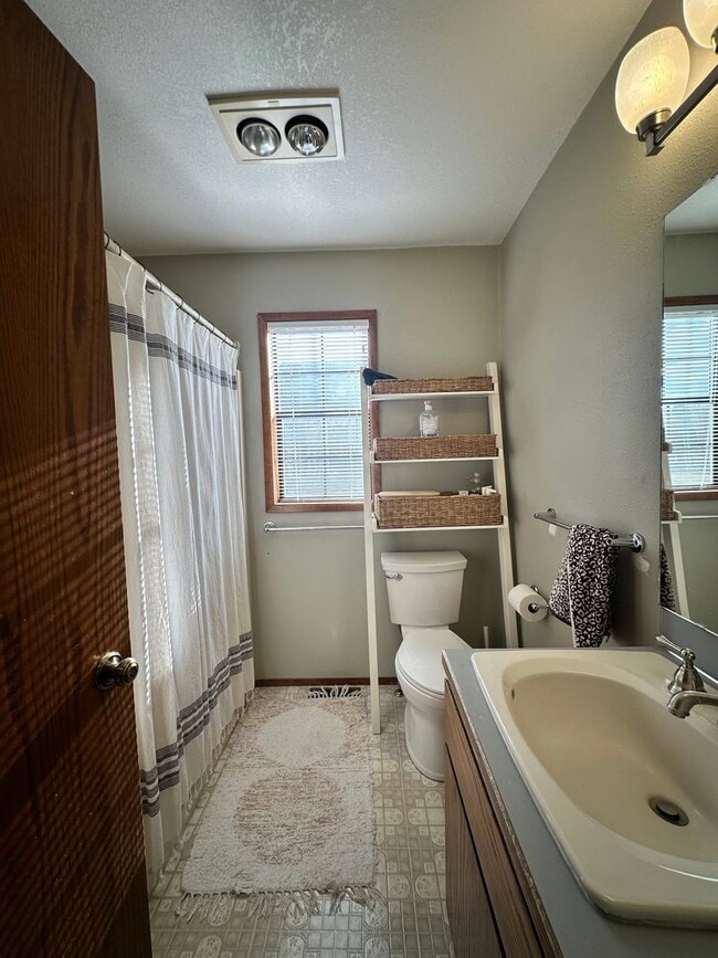 Photo - Spacious 4-Bedroom Home in Prime Wenatchee Location