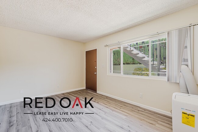 Building Photo - 1361 Yosemite Dr