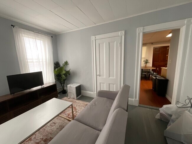 8 7th St Unit 1