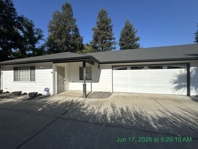 Building Photo - 3396 Unit 1827