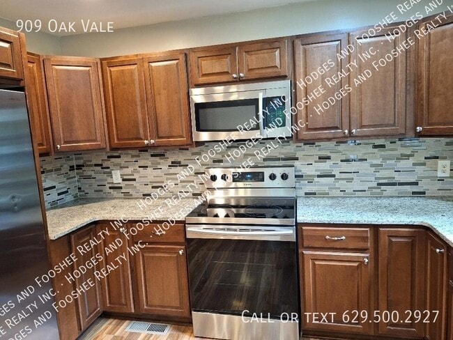Photo - 909 Oak Vale Dr