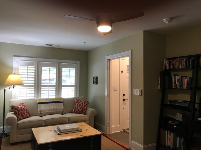 Photo - 100 N Laurel Ave