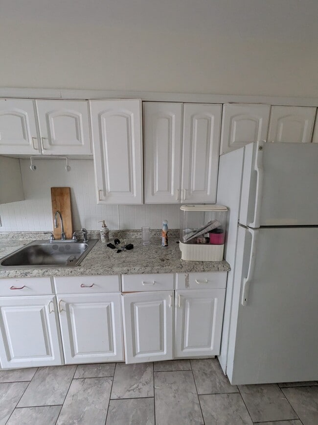 125 Hobart Ave Unidad 3