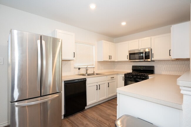 Photo - 5403 Rosser Ruby Way