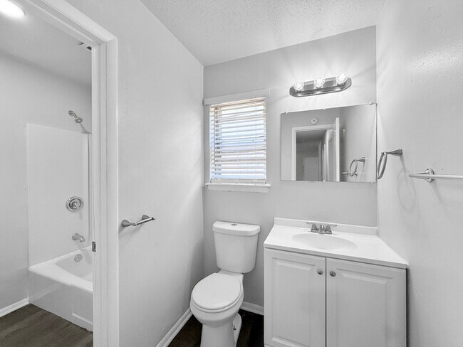 Photo - 812 Meadowridge Dr