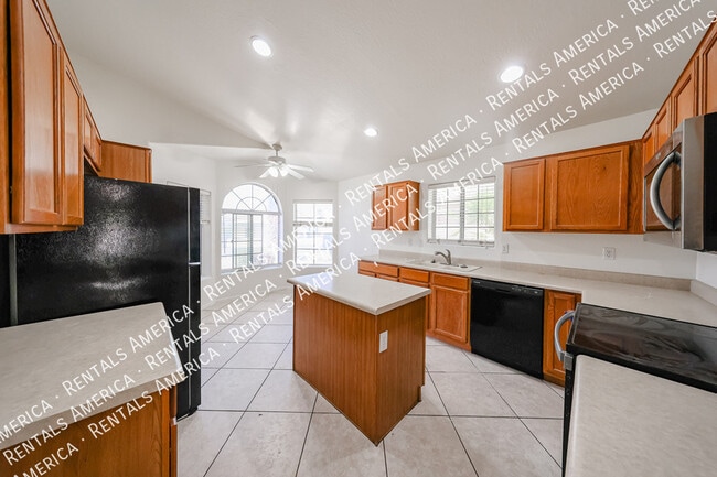 Photo - 13182 W Cypress St