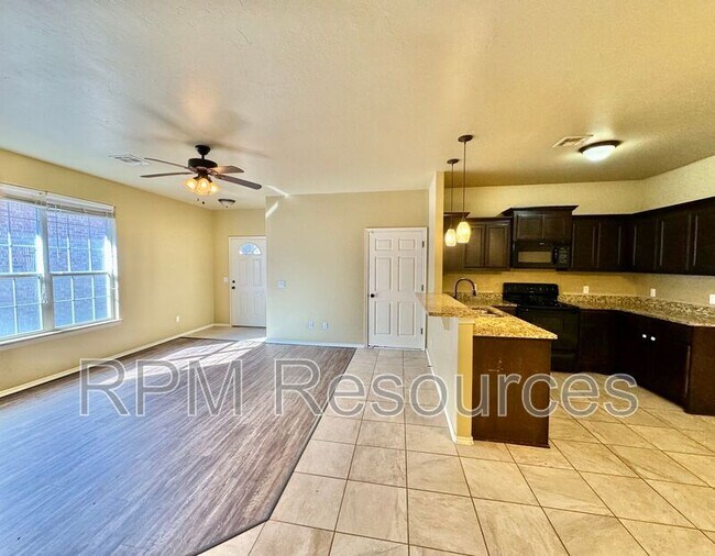 Photo - 115 Bison Ct Way