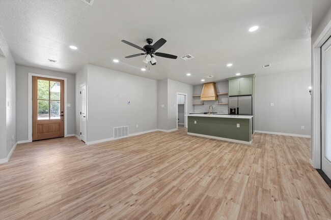 Photo - 1603 Sam Houston St