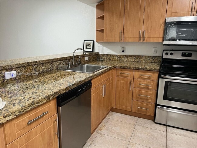 Photo - 5221 Geneva Ct Unit 103