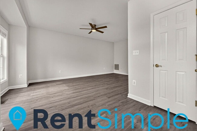 Photo - 802 Col Edmonds Ct