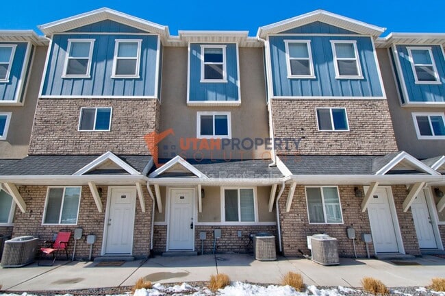 Building Photo - 8172 Broken Spoke Ln
