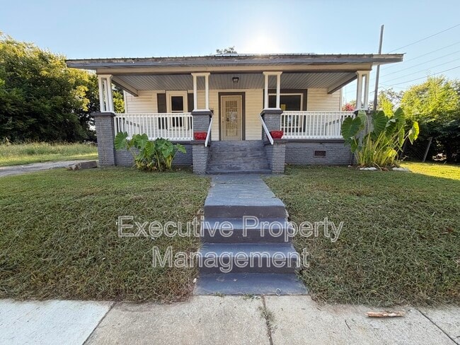 Building Photo - 657 27th St SW