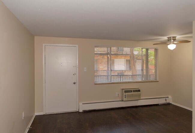Photo - 809 N Dexter St Unit 205