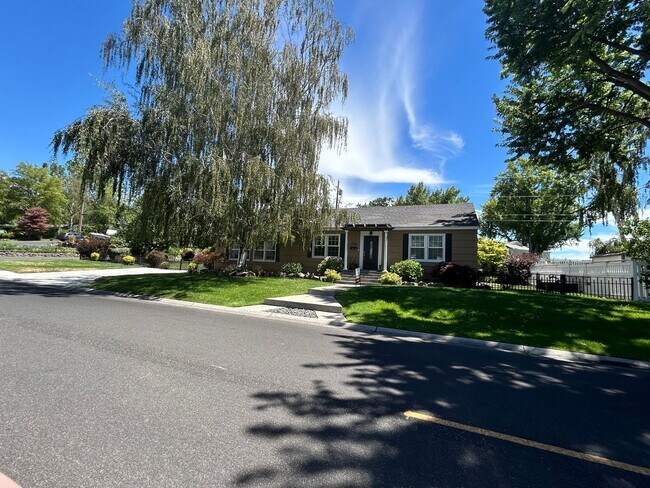 Photo - NEW LISTING In Desirable N. Richland Neighborhood; Walking Distance to Columbia River/Walking Path