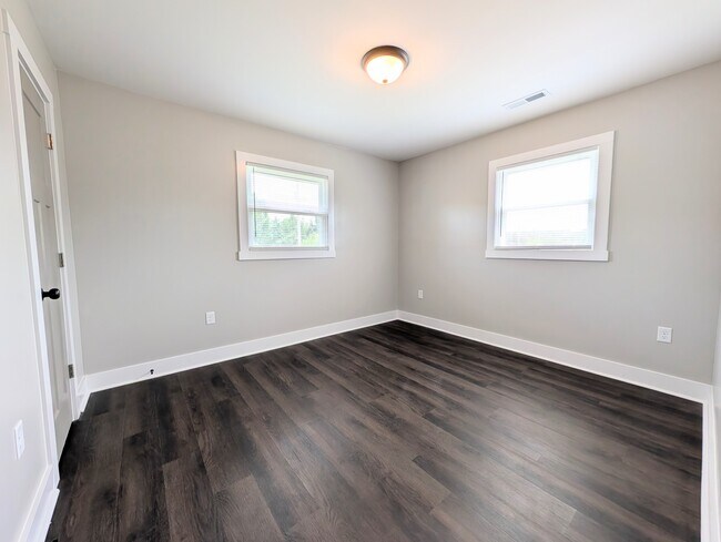 Photo - 202 Ebenezer Rd