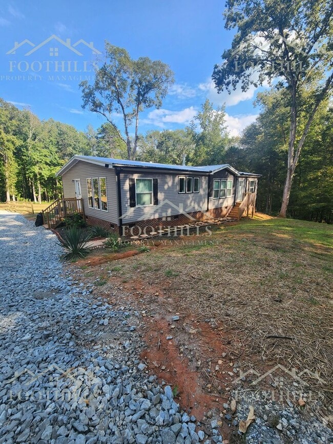 Building Photo - 3-Bedroom Home in a Peaceful Country Setting