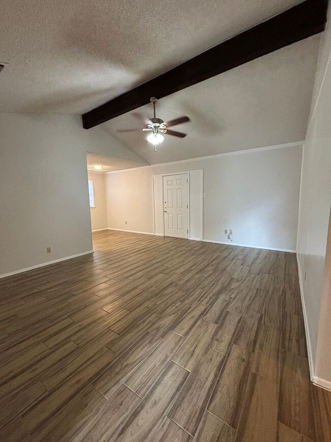 Photo - 912 Vaughn Dr