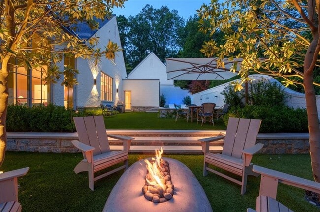 Photo - 365 Valley Rd NW