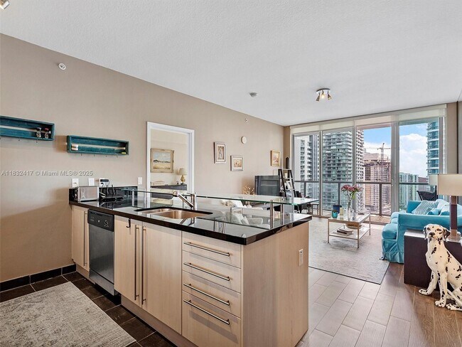 Photo - 1111 SW 1st Ave Unidad 3217-N Rental