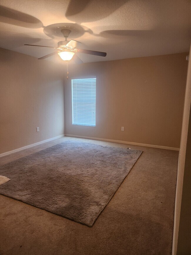 Photo - 750 Greenshank Dr