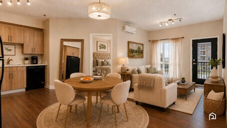 Building Photo - 2 Bed Apartment Unit 2