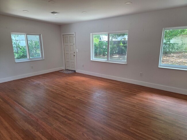 Photo - 13040 N Miami Ave