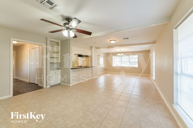 Photo - 214 Oakwood Dr