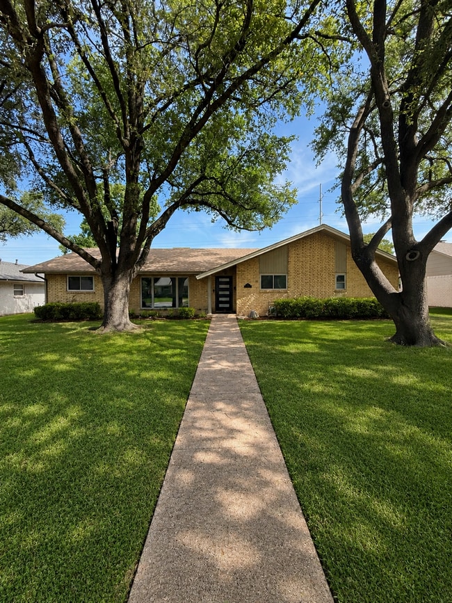 Building Photo - 3127 Chapel Downs Dr