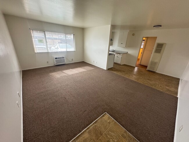 Photo - 1160 E Alosta Ave