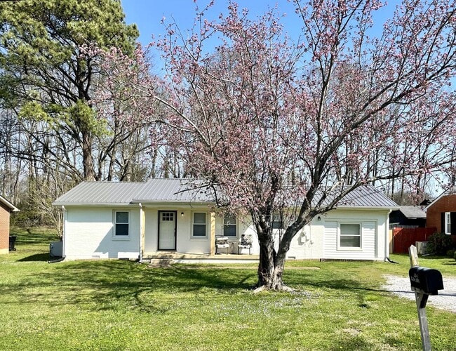 Photo - 214 Chapman Ln