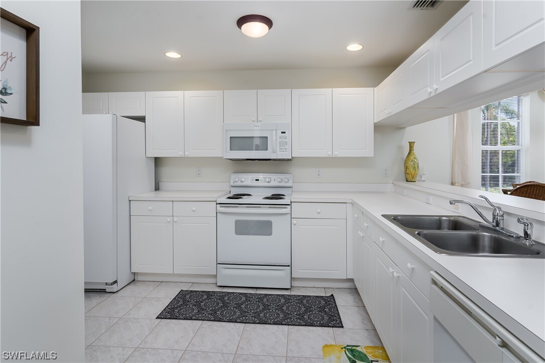 Photo - 3475 Lake Shore Dr Condo Unit 121