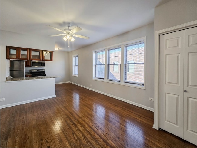 Building Photo - 3730 N Sheffield Ave Unit 3708-407