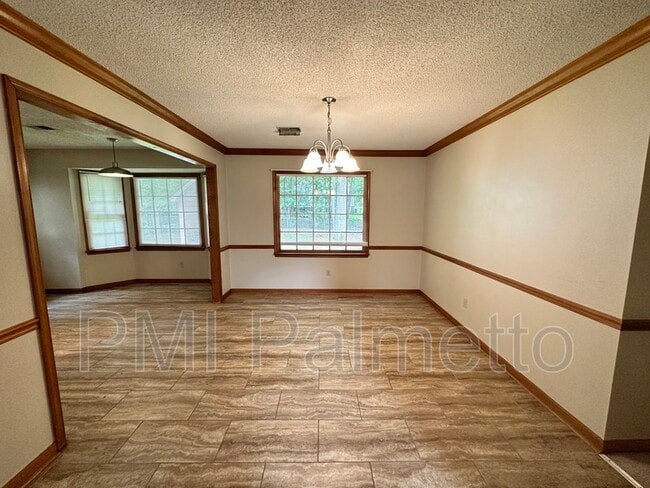 Photo - 824 N Royal Tower Dr