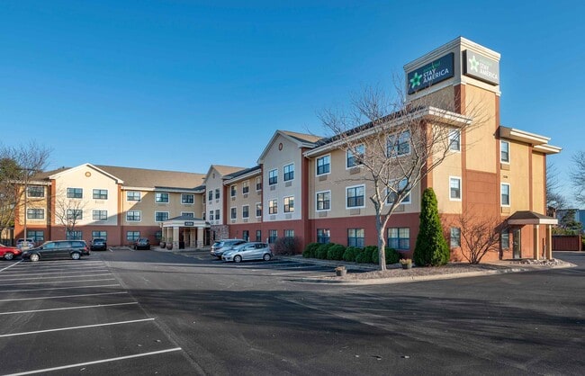 Furnished Studio-Peoria - North
