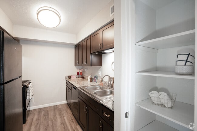 Renovated Style - 1BR, 1BA - 650SF - Kitchen