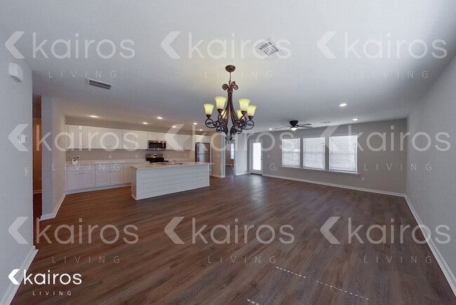 Photo - 13 Cottage Grove Dr